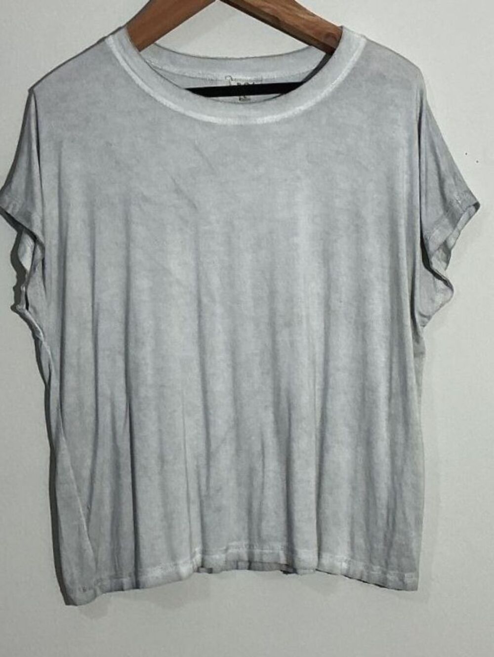 POL Light Mineral Wash Gray Short Sleeve T-Shirt Size Large